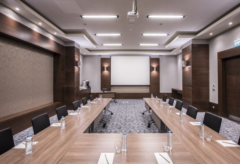 Delta Hotels By Marriott Istanbul Levent Экстерьер фото